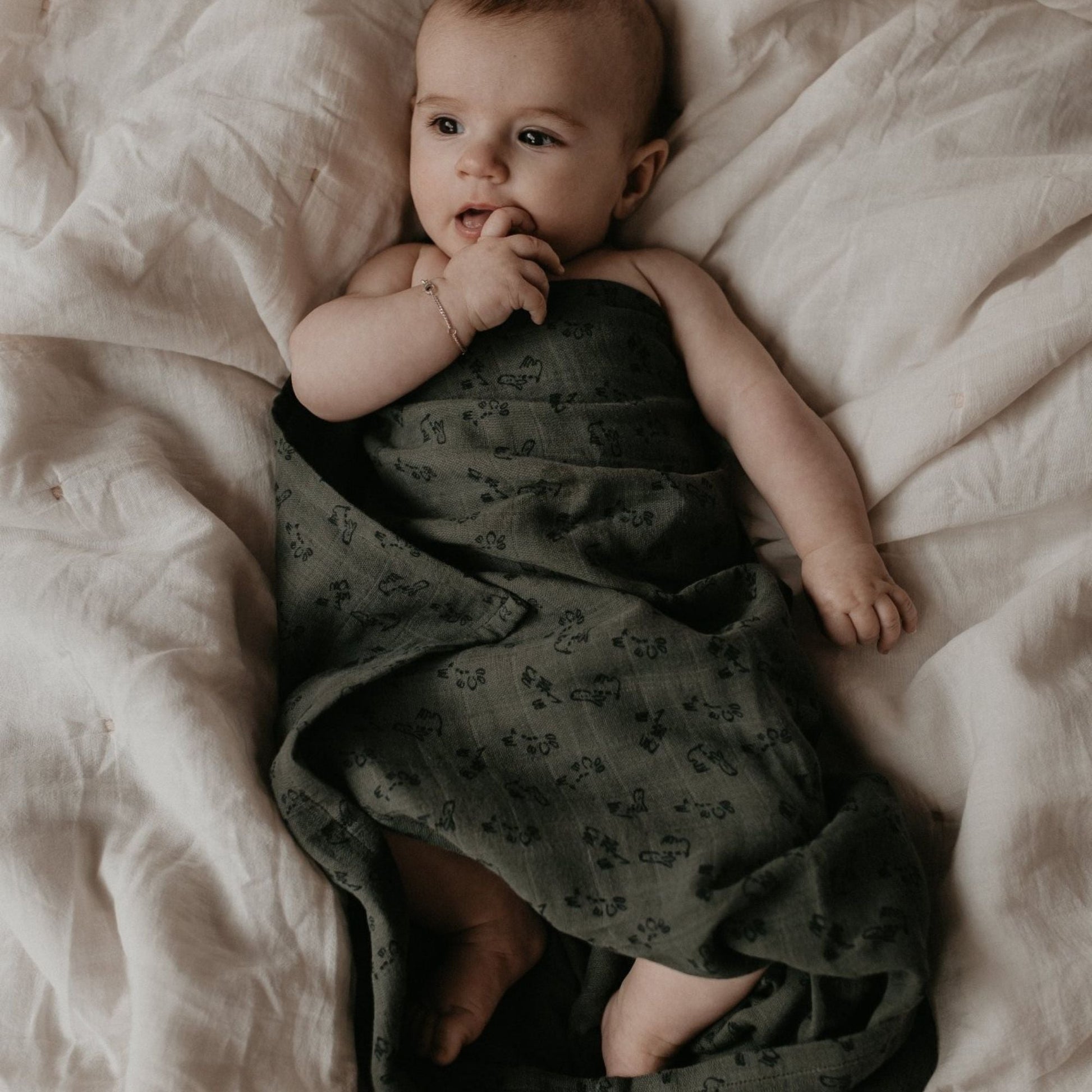 Swaddle Blanket XL Baby Flannel 120x120 cm Organic Dark Green_Swaddle Blankets_Snoozebaby