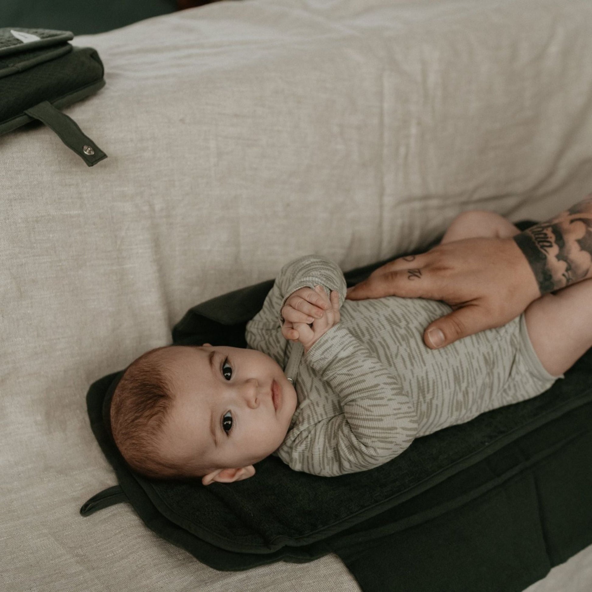 Wickelauflage Baby Dark Green_Wickelauflagen_Snoozebaby