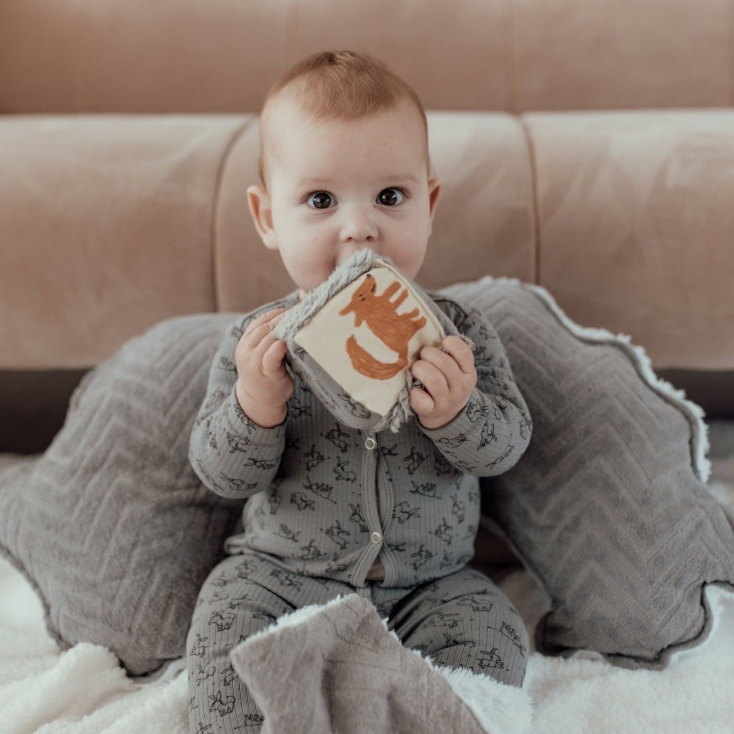 Fütterungskissen Baby Cloudy Grey_Fütterungskissen_Snoozebaby